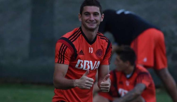 Imagen de El padre de Alario habló sobre la oferta de China