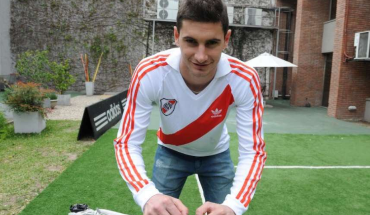 Imagen de Lucas Alario se queda en River