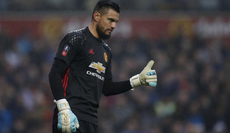 Imagen de Manchester United avanza en la Europa League