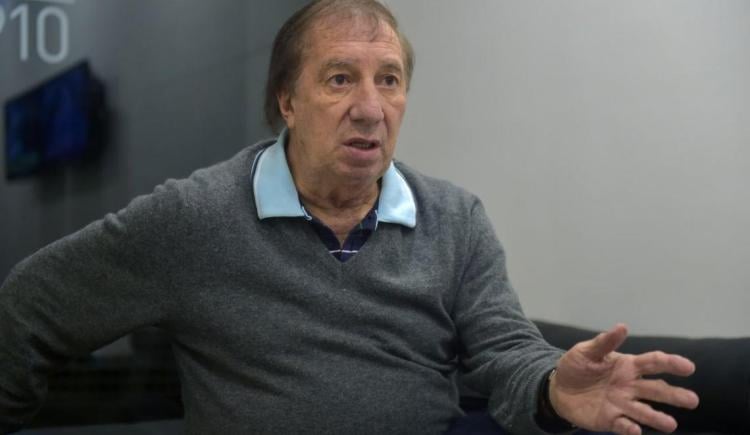 Imagen de Bilardo: “Jugar con juveniles sería gravísimo para el país”