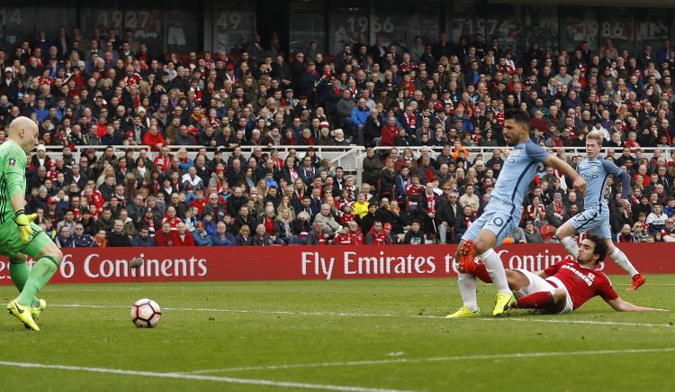 Imagen de El Kun Agüero volvió a convertir