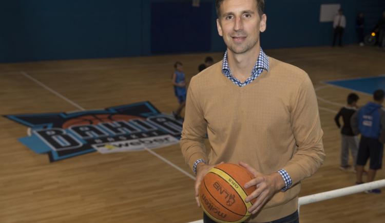 Imagen de Conocé Weber Bahía Basket, la escuela de Pepe Sánchez