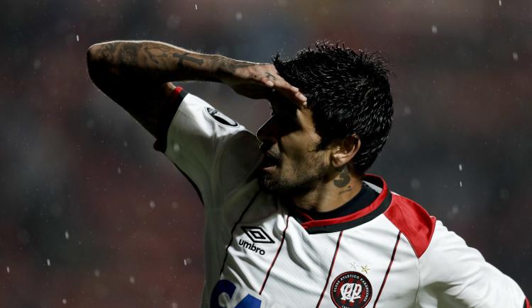 Imagen de Lucho González amargó a San Lorenzo en el Nuevo Gasómetro
