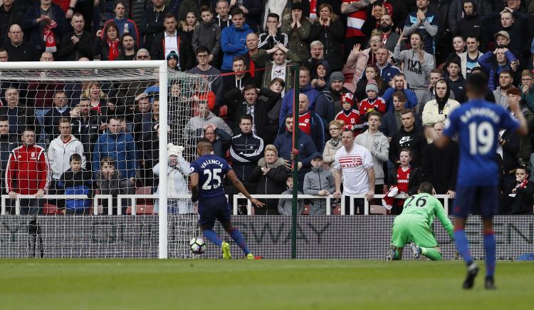 Imagen de La gran atajada y el tremendo blooper de Valdés