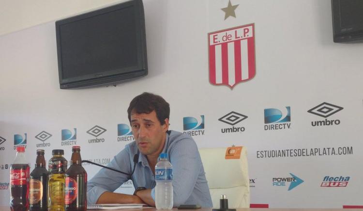 Imagen de Alayes se va de Estudiantes