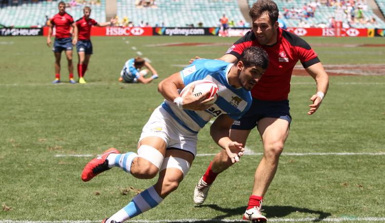 Imagen de Los Pumas Seven, con plantel para la gira