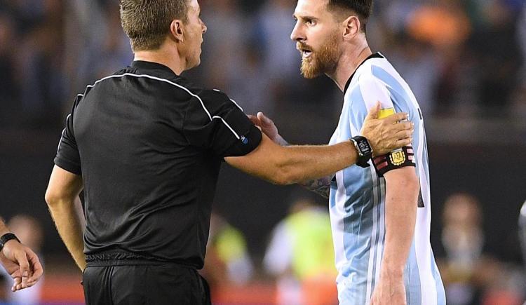 Imagen de Messi pidió a la FIFA que le den por cumplida la sanción