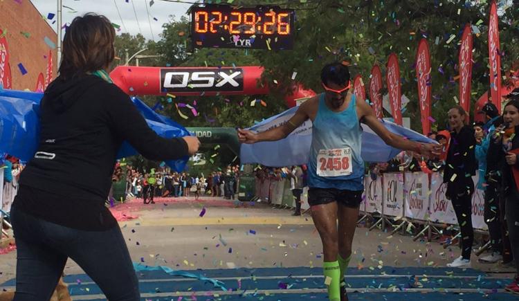 Imagen de Gómez y Morlio, los ganadores de la Maratón de Córdoba