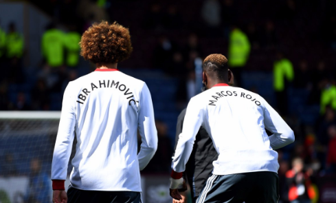 Imagen de Los jugadores del United y sus homenajes a Zlatan y Rojo
