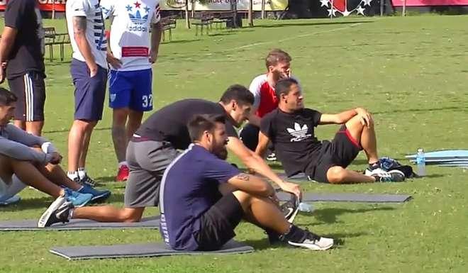 Imagen de Newell´s entrenó vestido de civil