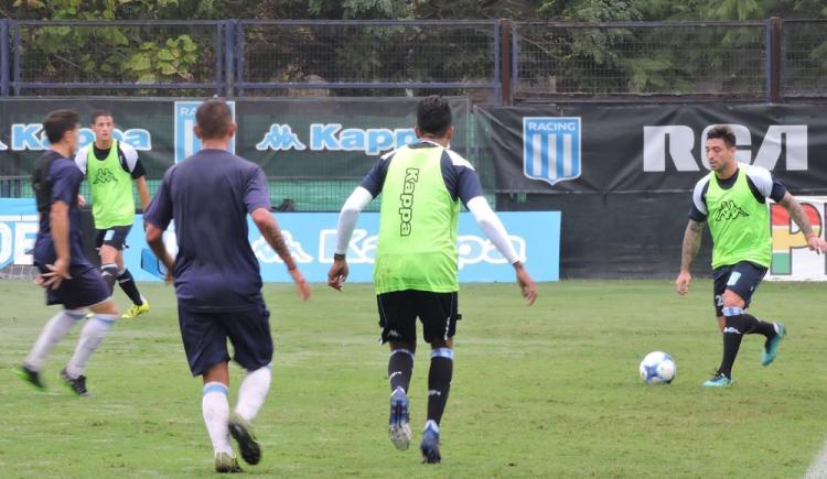 Imagen de Racing goleó a Argentino de Quilmes en un amistoso