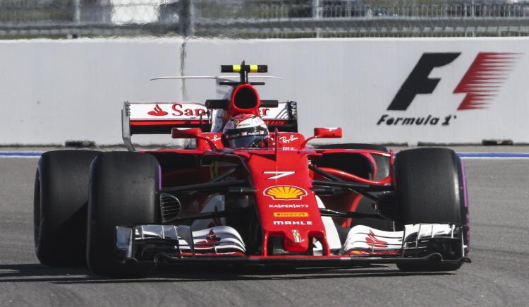 Imagen de Ferrari domina los ensayos en Sochi
