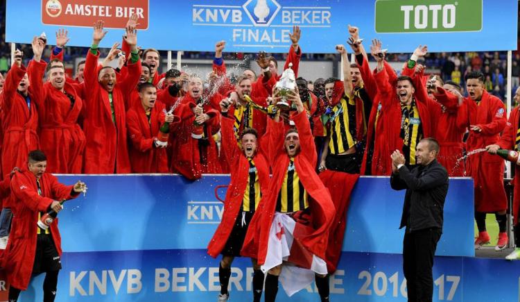Imagen de El Vitesse hace historia en Holanda