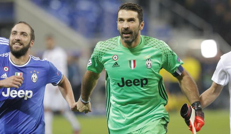 Imagen de Buffon: “Sólo la prensa podía tener dudas de Higuain”