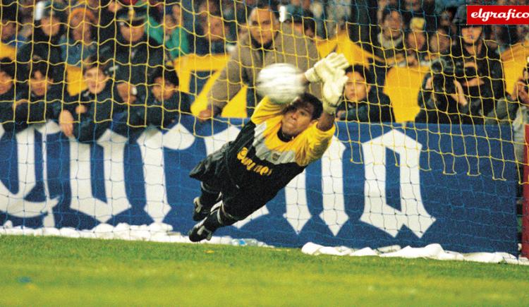 Imagen de 2000. Boca ataja la Copa