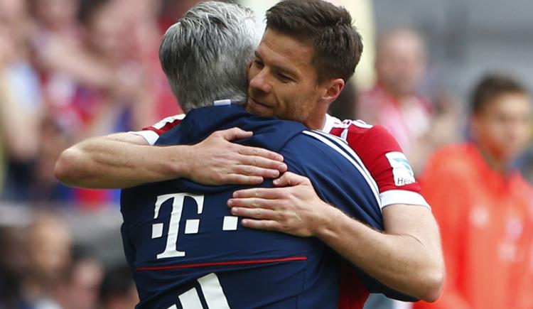Imagen de Bayern Munich despidió a Lahm y Xabi Alonso y celebró un nuevo título