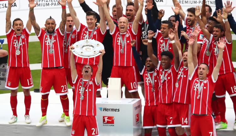 Imagen de Bayern Munich despidió a Lahm y Xabi Alonso y celebró un nuevo título