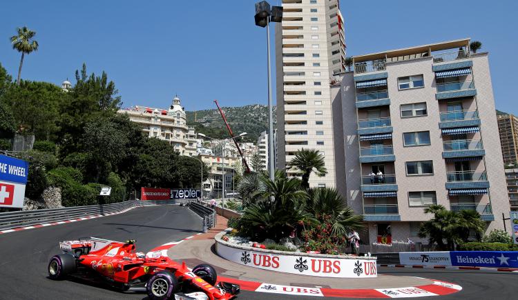 Imagen de Raikkonen logra la pole en 1-2 de Ferrari en Mónaco