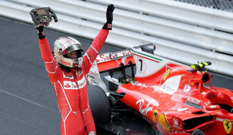 Imagen de Vettel renovó su contrato con Ferrari