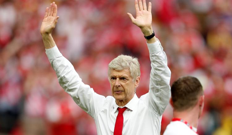 Imagen de Wenger se queda en el Arsenal