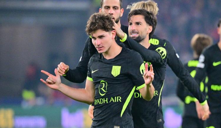 Imagen de Julián Álvarez cortó la sequía y acecha la marca goleadora de Lautaro Martínez en Champions League