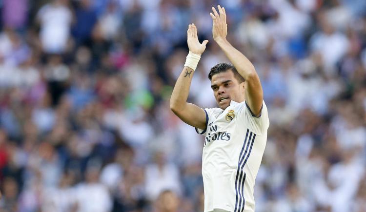 Imagen de Pepe jugaría en el PSG