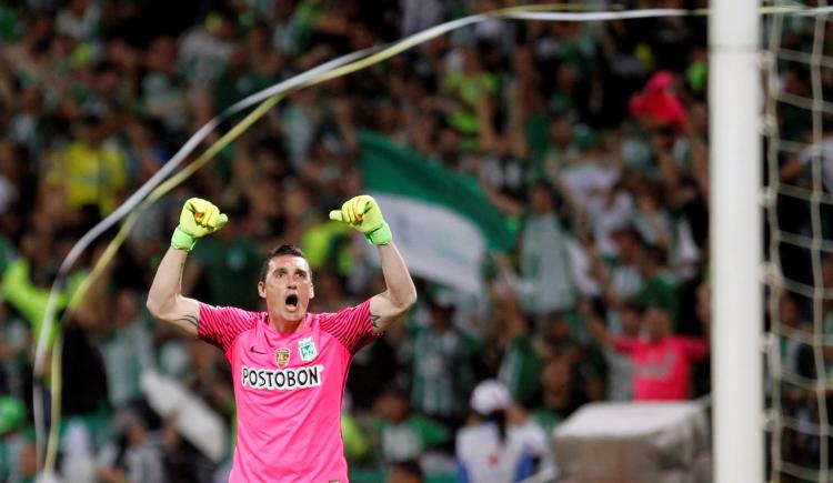 Imagen de Racing preguntó por Armani