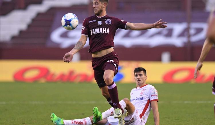 Imagen de Huracán cayó ante Lanús y sigue en peligro