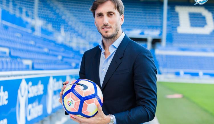 Imagen de Zubeldía dejó de ser el DT de Alavés