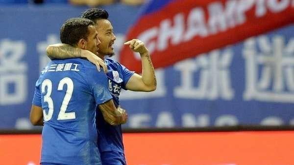 Imagen de Al fin, gol de Tevez en China