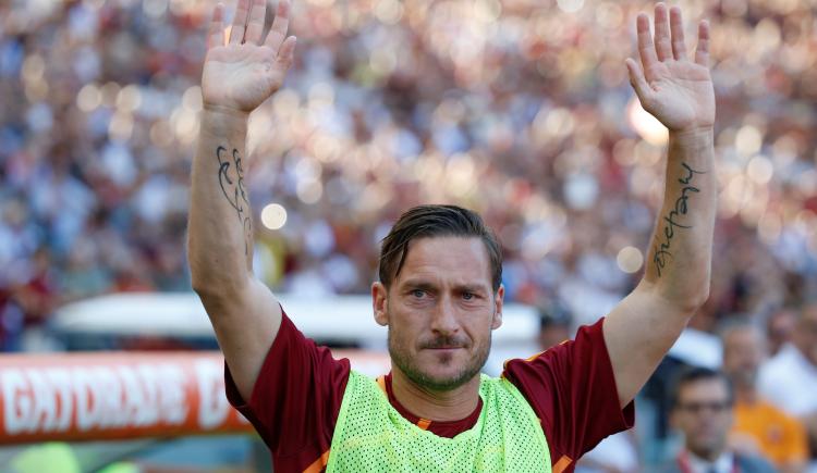 Imagen de Tientan a Totti desde Japón