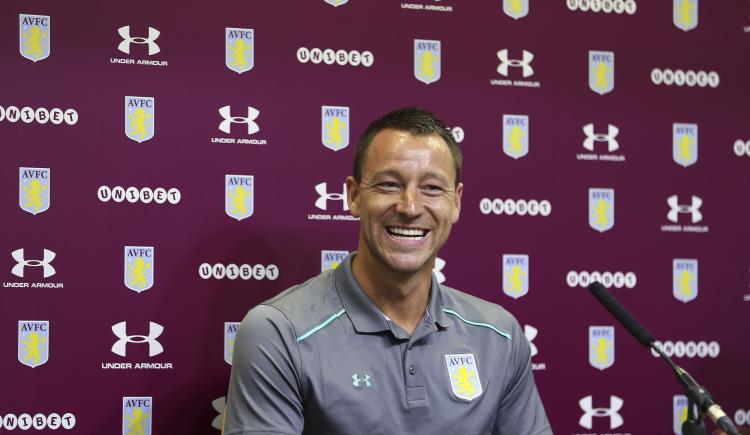 Imagen de John Terry firma con Aston Villa