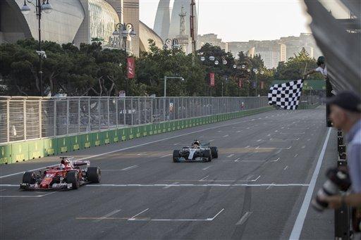 Imagen de Que choque el que sigue: Vettel zafó de una sanción tras el incidente con Hamilton