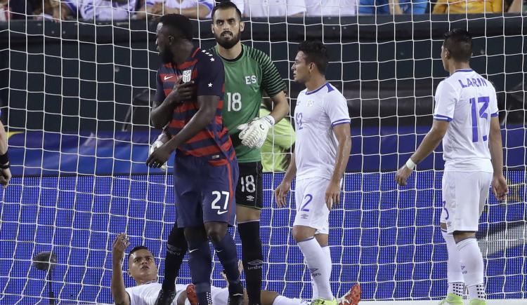 Imagen de Jugador salvadoreño a lo Luis Suárez