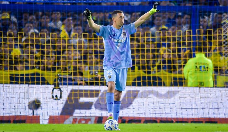 Imagen de Agustín Marchesín reveló que le dijo Gago al plantel de Boca en el entretiempo ante Estudiantes