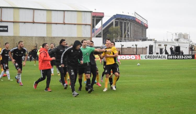 Imagen de Ascenso en suspenso para Riestra