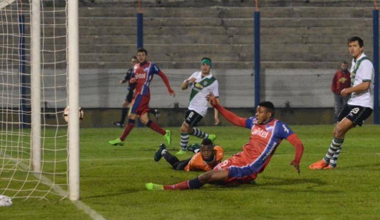 Imagen de Banfield cayó en amistoso ante Nacional de Montevideo
