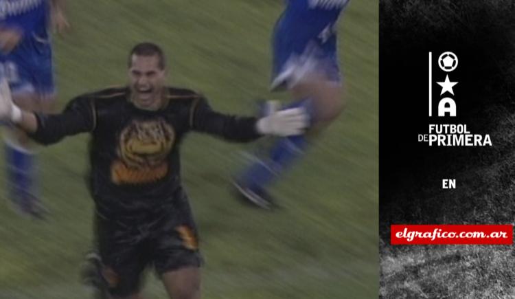 Imagen de Golazos criollos: Chilavert sorprende al mundo y a Burgos desde mitad de cancha