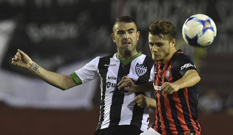 Imagen de San Lorenzo sufrió ante Cipolletti, pero pasó por penales