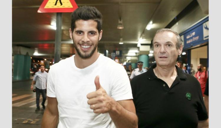 Imagen de Emanuel Insúa llegó al Panathinaikos