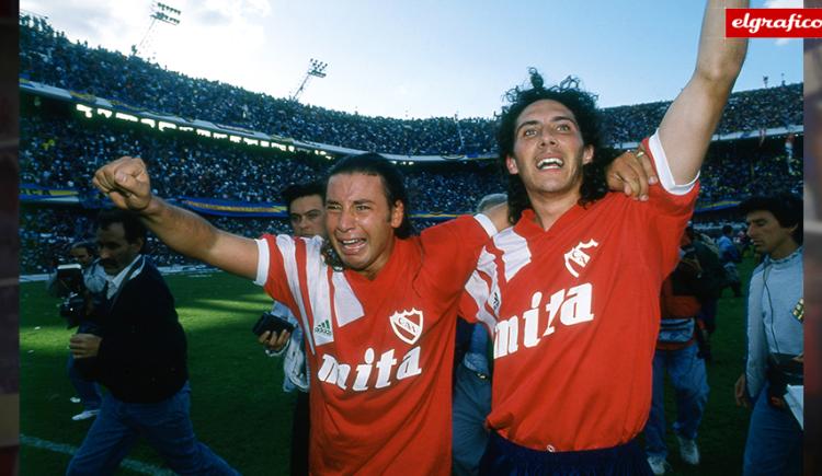Imagen de 1992. Risas y lágrimas rojas
