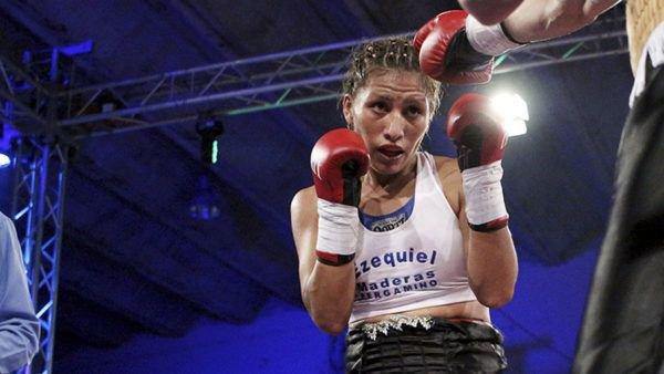 Imagen de Anahí Sánchez y una defensa de riesgo