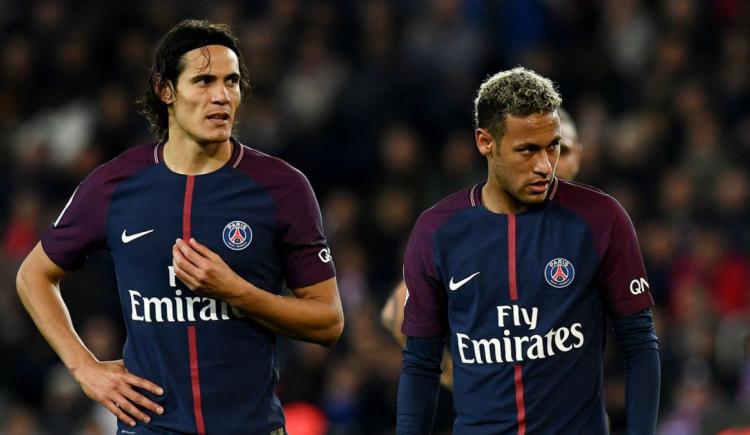 Imagen de Neymar y Cavani la siguieron en el vestuario