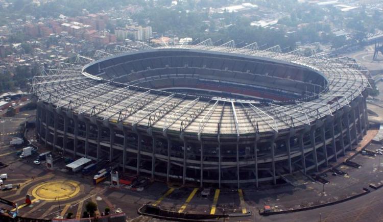 Imagen de El terremoto partió el estadio Azteca