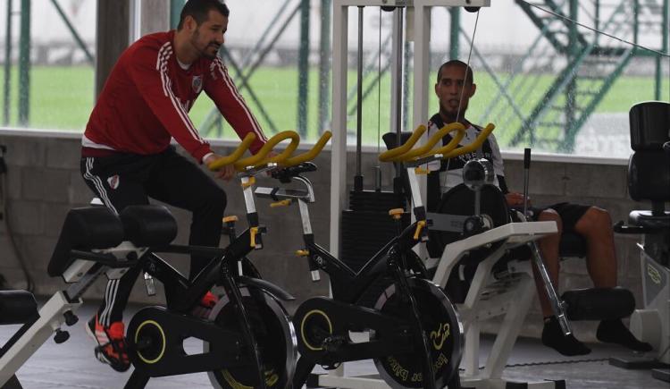 Imagen de Mora volvió a trabajar con el plantel de River