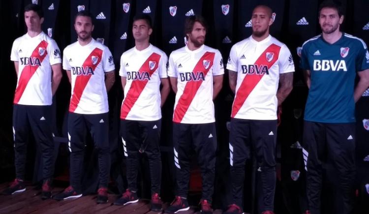 Imagen de River presentó nueva camiseta