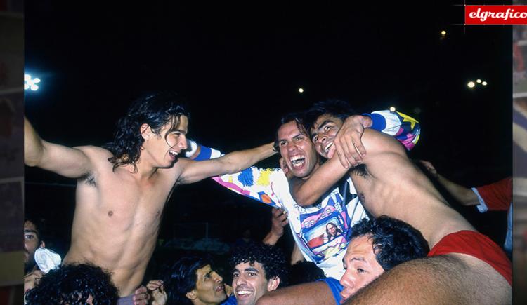 Imagen de 1992. ONCE AÑOS DESPUÉS BOCA DA LA  VUELTA