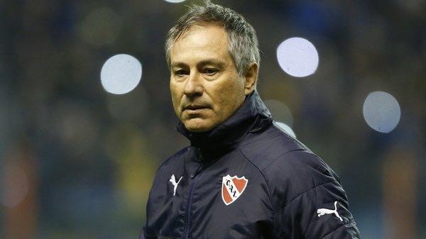 Imagen de La barra de Independiente apretó a Holan