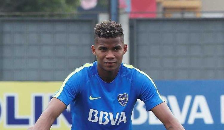 Imagen de Wilmar prueba con un vendaje