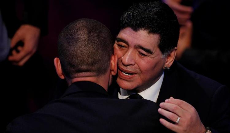 Imagen de Los saludos para el Diego